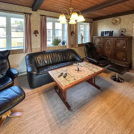 Semesterbostad 4 Bedroom In